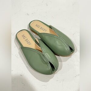 MG Baby Green Slip On Flats Sz 29